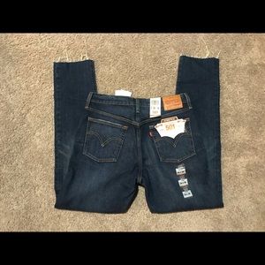 NWT Levi’s 501, skinny leg, stretch, button fly 28